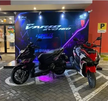 Backdrop Vario Evo 160 dengan dua motor dipamerkan